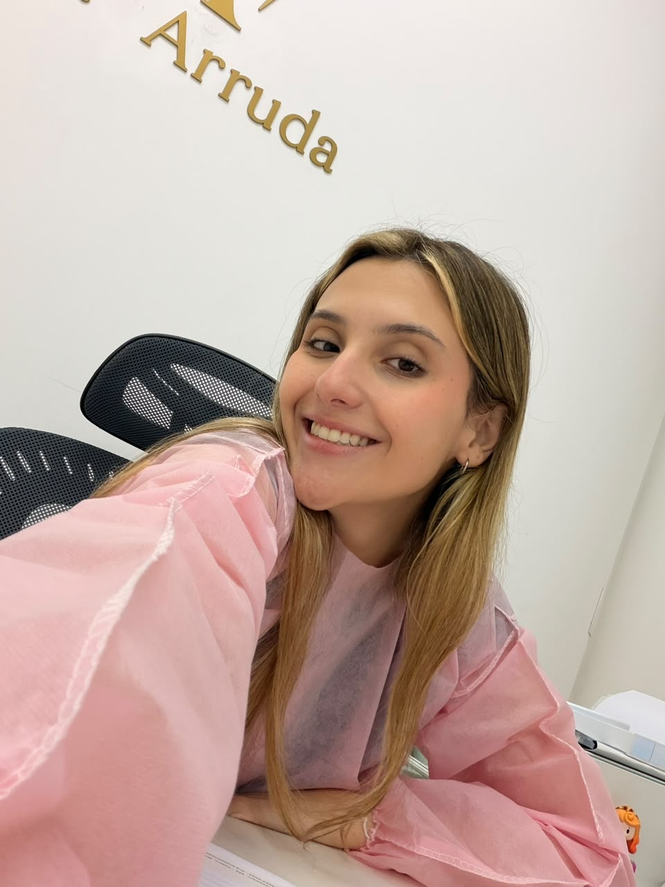 Dra. Bruna Arruda sorrindo